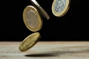 黄金价值波动如何分析?这种分析对投资者的决策有何指导作用? 黄金价值波动如何分析?这种分析对投资者的决策有何指导作用?