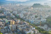 如何分析不同城市的房产投资环境？