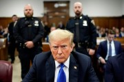 美国候任总统特朗普的律师寻求推迟“封口费”案的宣判 美国候任总统特朗普的律师寻求推迟“封口费”案的宣判