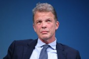 德银考虑遏阻裕信银行收购德国商业银行 选项之一是收购德国政府持股 德银考虑遏阻裕信银行收购德国商业银行 选项之一是收购德国政府持股