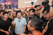 直击广州车展:雷军的车“很亮眼”,但余承东的车“更神秘” | 次世代车研所 直击广州车展:雷军的车“很亮眼”,但余承东的车“更神秘” | 次世代车研所